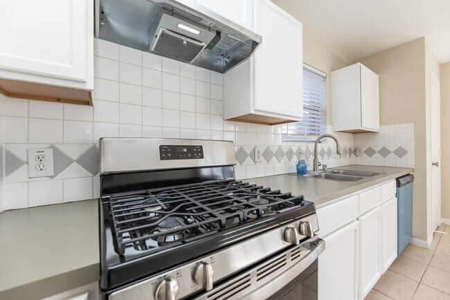 Building Photo - 15831 Crooked Arrow Dr