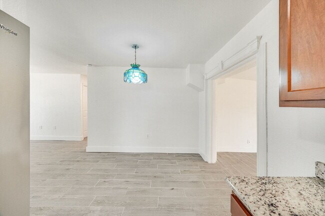 Building Photo - Remodeled 3/2 in Central Merritt Island!