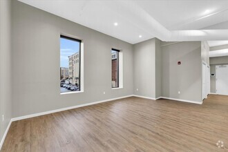 Building Photo - SUMMER SUBLEASE~ 1 BED / 1 BATH APARTMENT ...