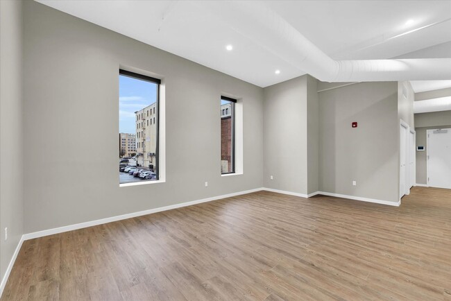 Primary Photo - SUMMER SUBLEASE~ 1 BED / 1 BATH APARTMENT ...