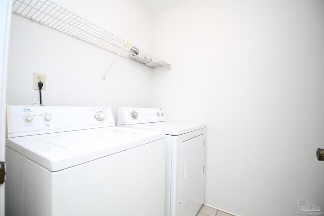 Building Photo - 4605 Lennox Pl