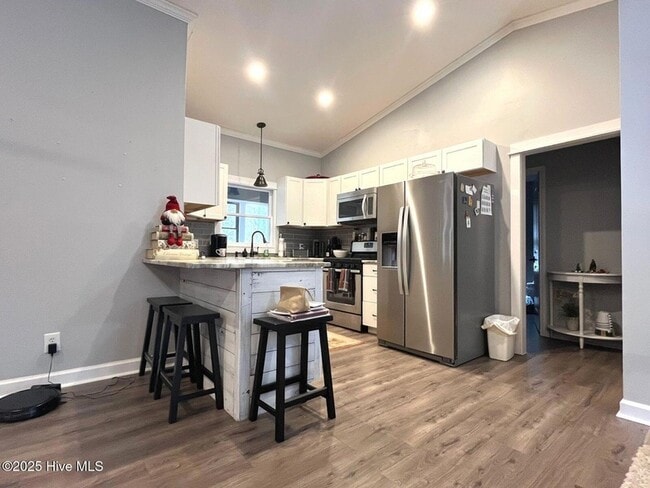 Building Photo - 105 Scuppernong Ct