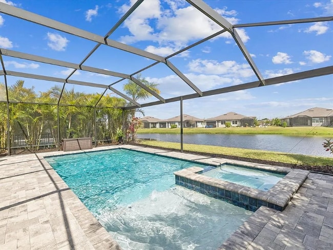 Building Photo - 6229 Sea Air Dr