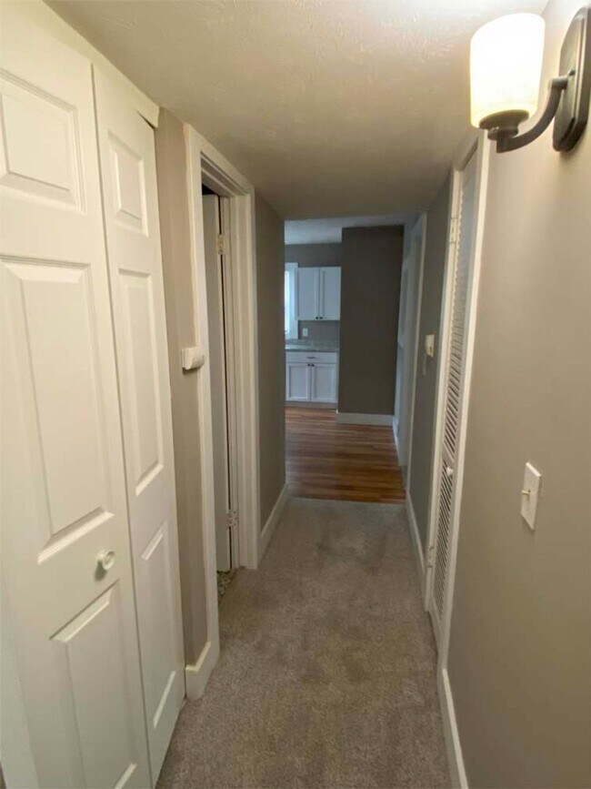 Building Photo - Omaha Ranch Home For Rent