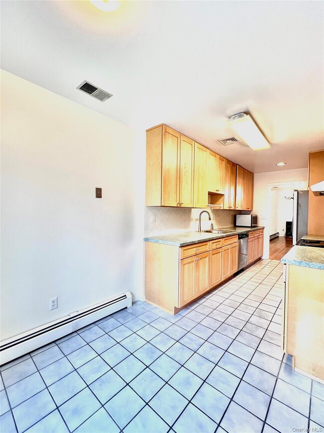 Building Photo - 15 Evon Ct