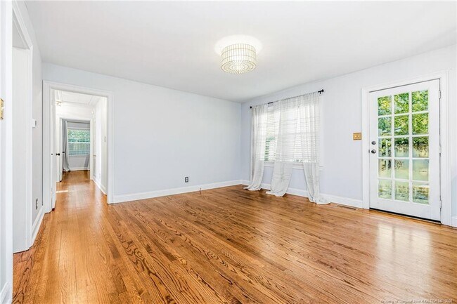 Building Photo - 325 Northview Dr