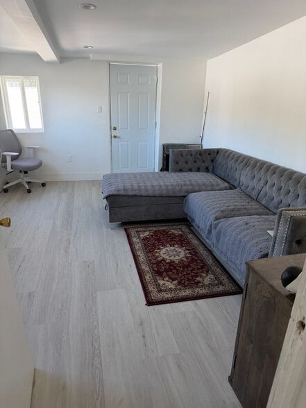 Building Photo - 10356 Oro Vista Ave