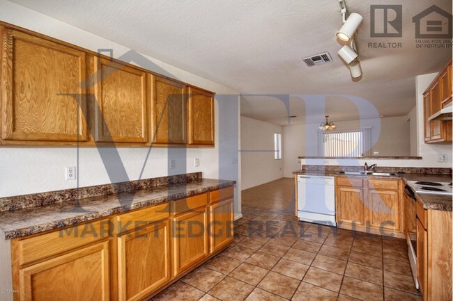Building Photo - 3Bed/2Bath House in Buckeye! JOIN THE WAIT...