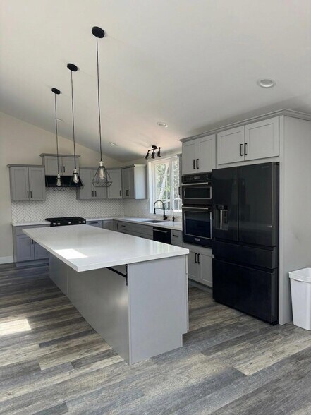 Building Photo - 5868 Lean Way