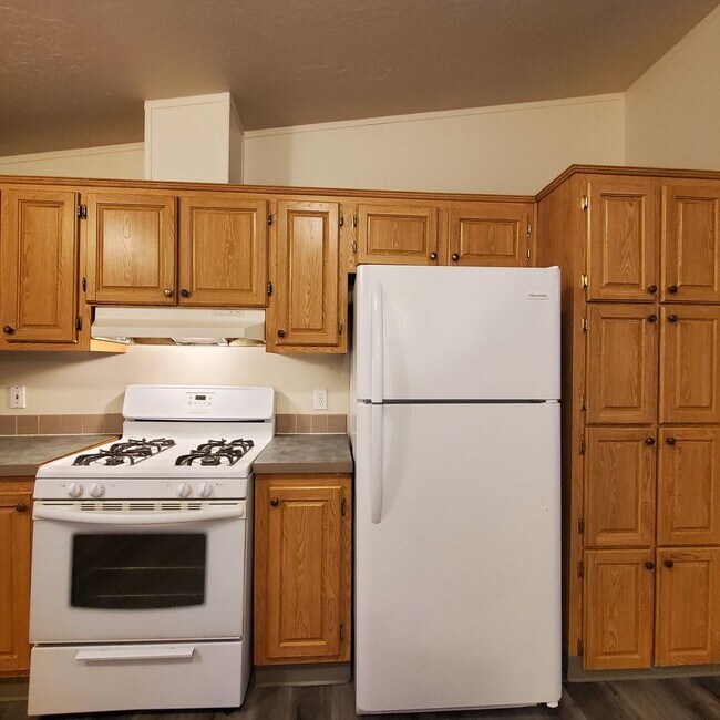 Building Photo - 31811 Begonia Ln