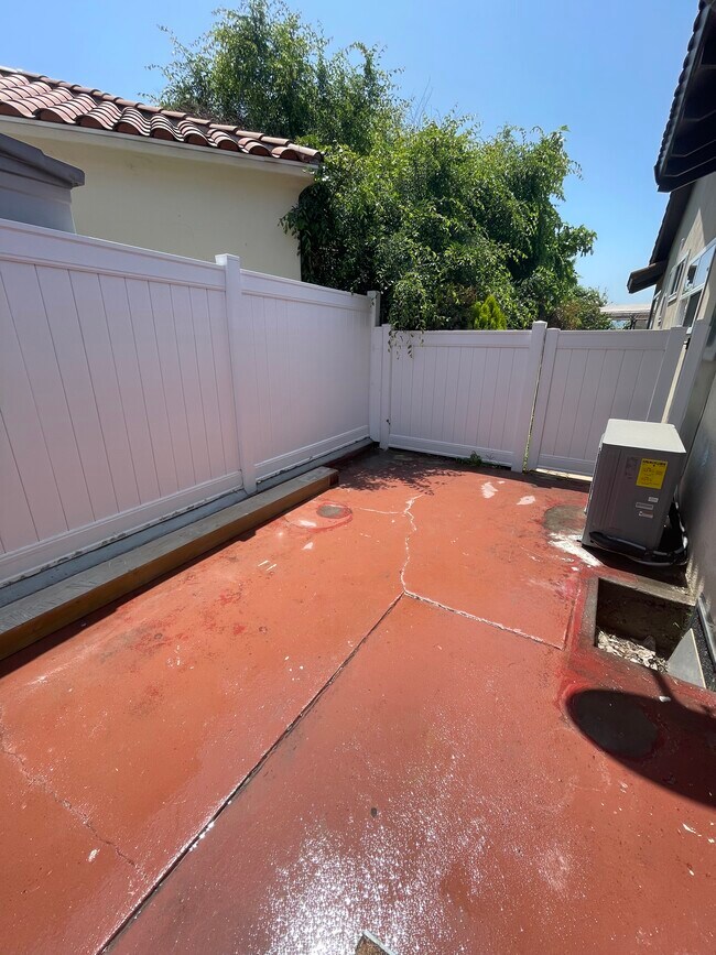 Patio - 4530 Orin Ave