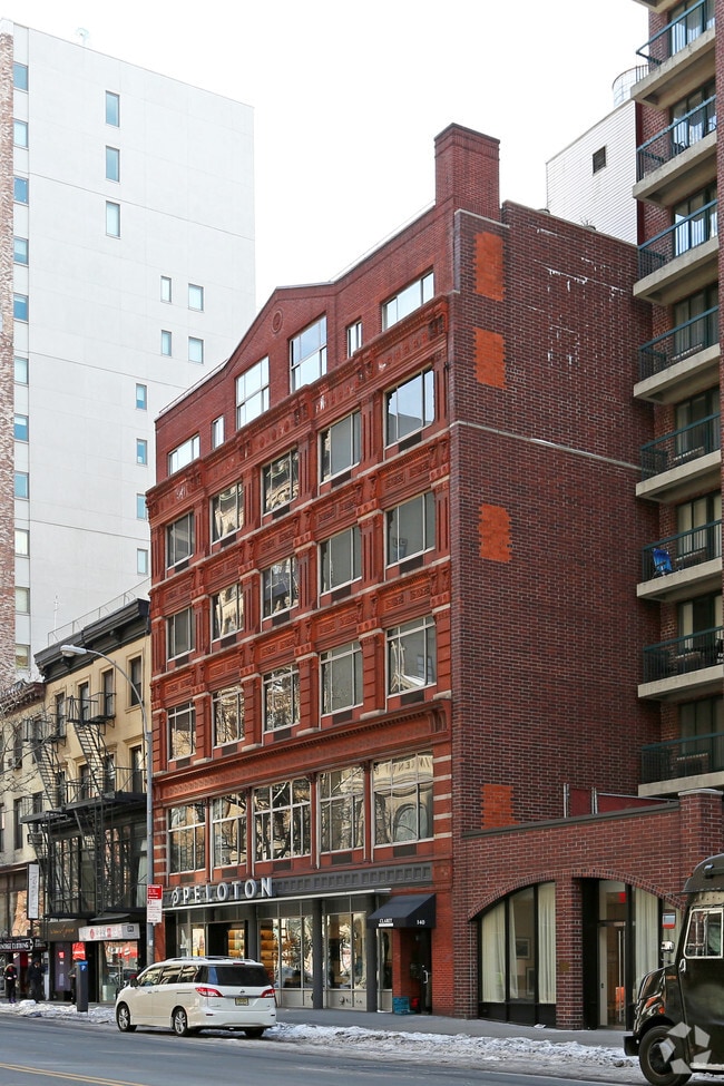 Building Photo - 140 W 23RD ST