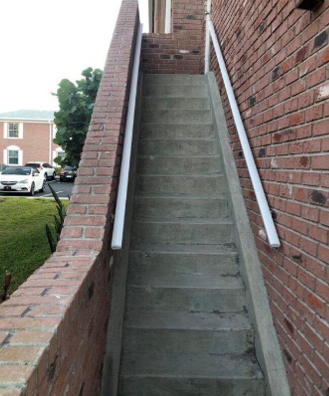 Building Photo - 3847 35th Way S