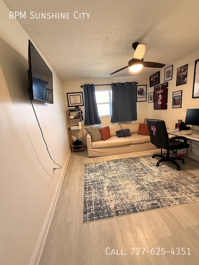 Building Photo - 5865 37th Ave N