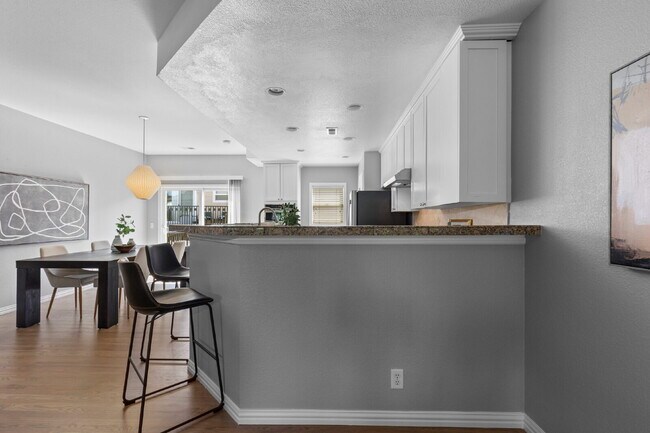 Building Photo - $3,350.00 - 2 Bedroom, 2.5 Bathroom Condo ...