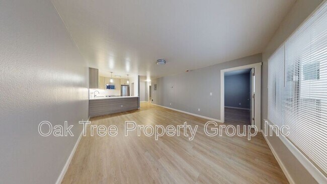 Building Photo - Oak Grove - 351 Lester