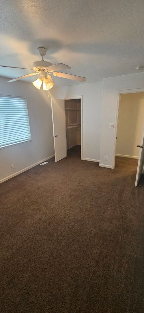 Building Photo - 263 Sharp Cir