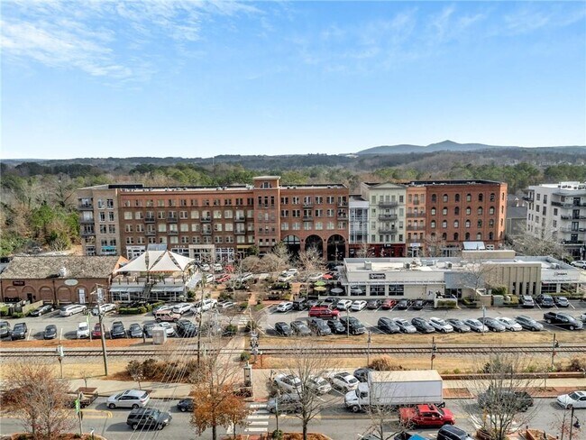 Building Photo - 241 Village Square Dr