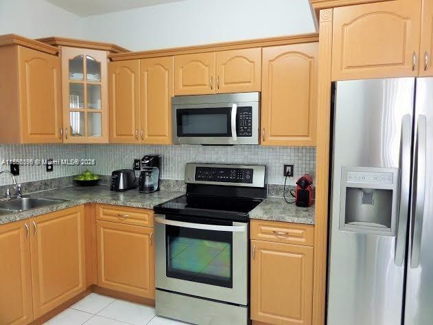 Primary Photo - 2074 Madeira Dr