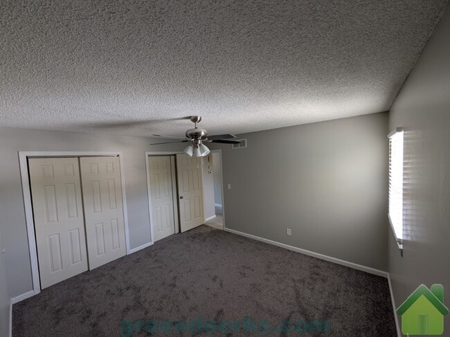 Building Photo - 9152 W 78th Terrace
