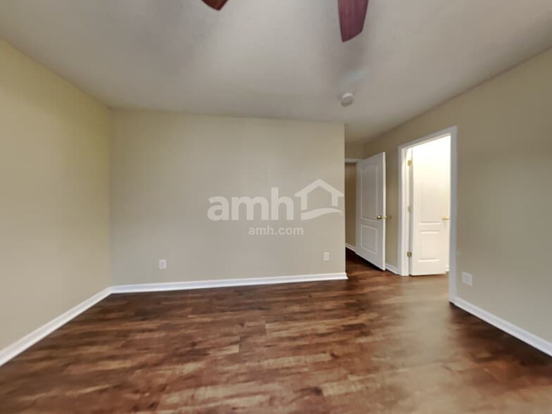 Building Photo - 105 Peterborough Dr