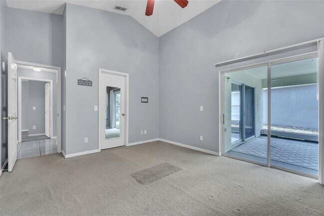 Building Photo - 4454 King Edward Dr