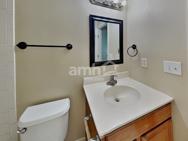 Building Photo - 1205 Emery Ridge Dr