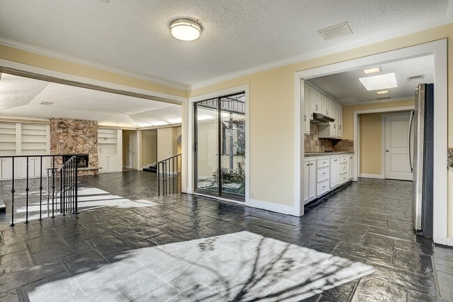 Building Photo - 5203 Braesvalley Dr