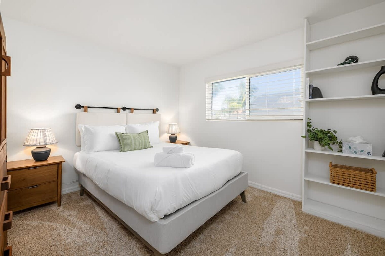 Building Photo - 1023 Sea Village Dr