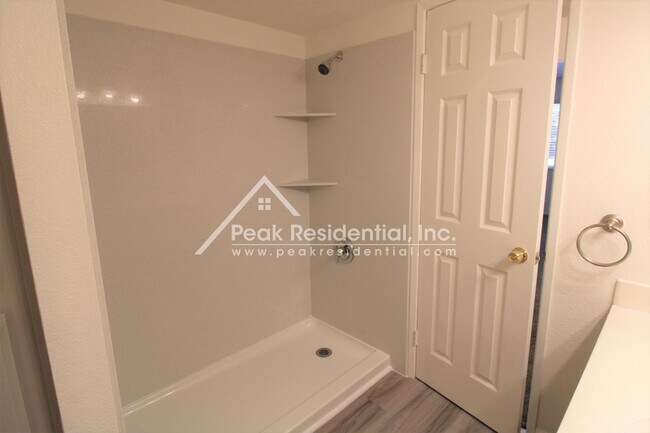 Building Photo - 2641 Decker Way