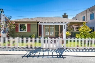 Building Photo - Beautiful Fully Furnished House in Belmont...