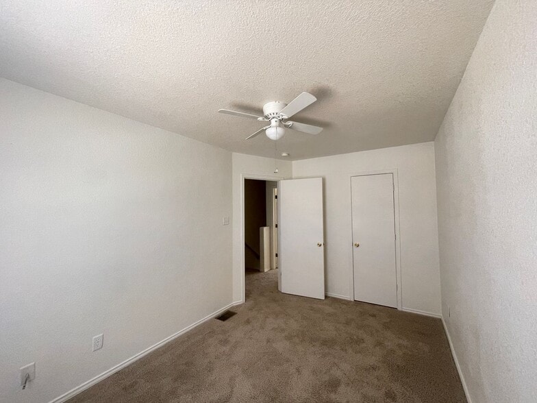 Building Photo - 4505 Deek Dr