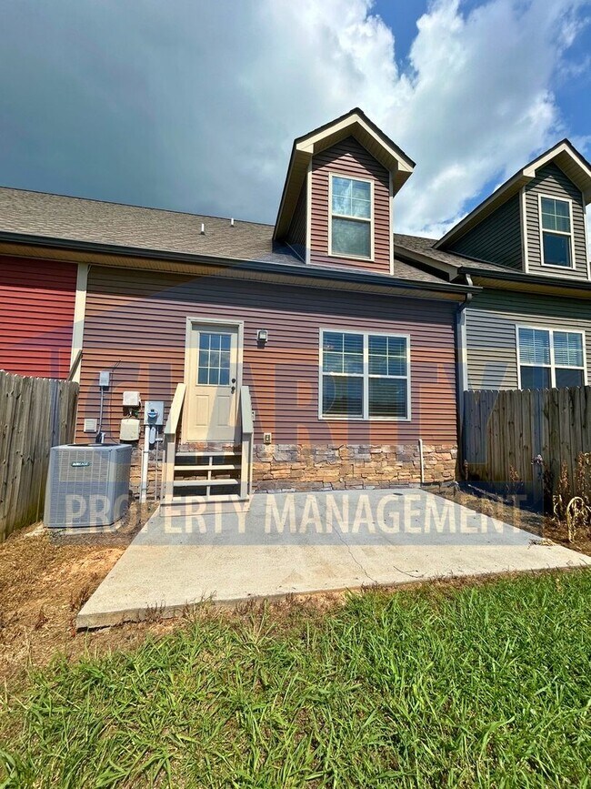 Building Photo - 109 Belle Chase Wy NE