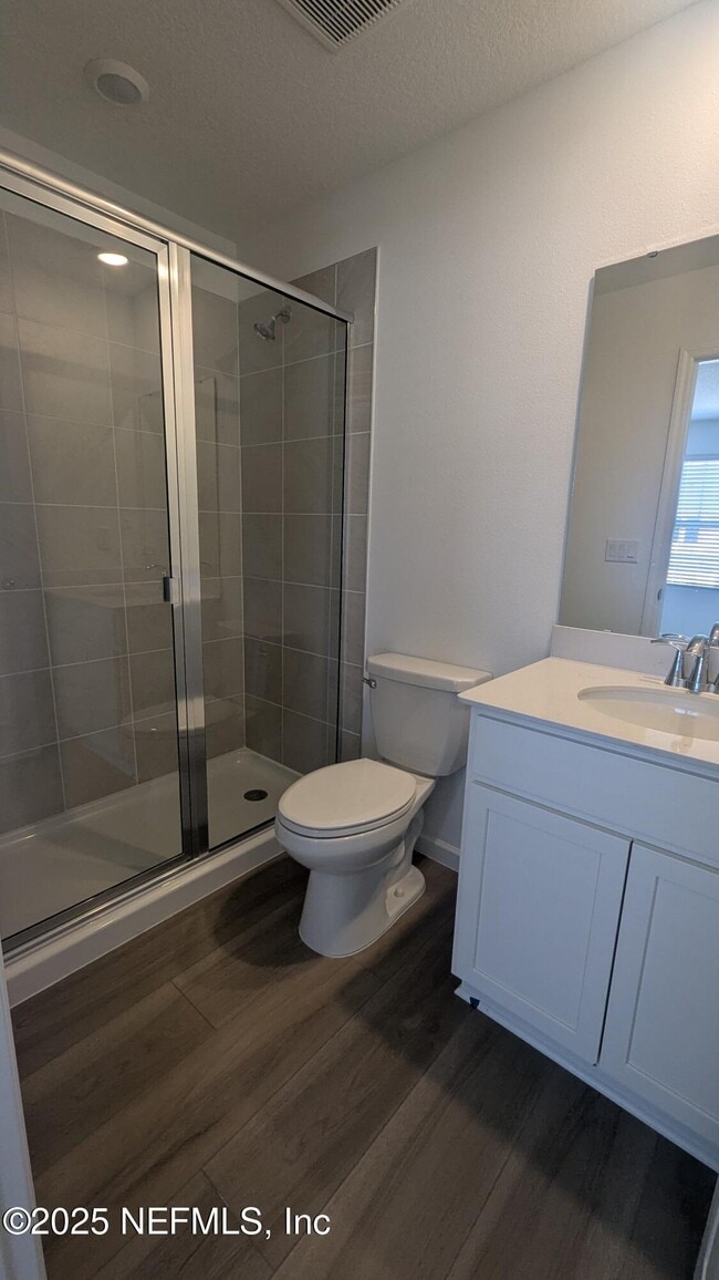 Building Photo - 550 Holly Lks Dr