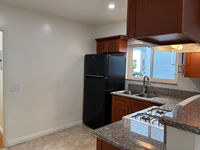 Building Photo - 1111 Tyler St