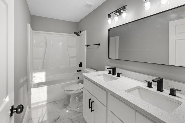 Building Photo - 1917 Grove Point Ct