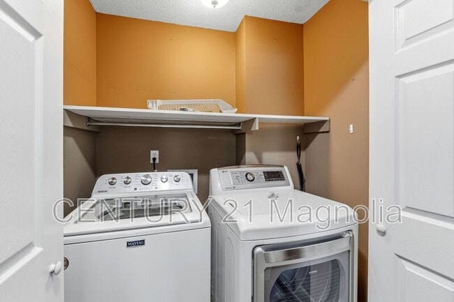 Building Photo - 299 Ashbrook Dr