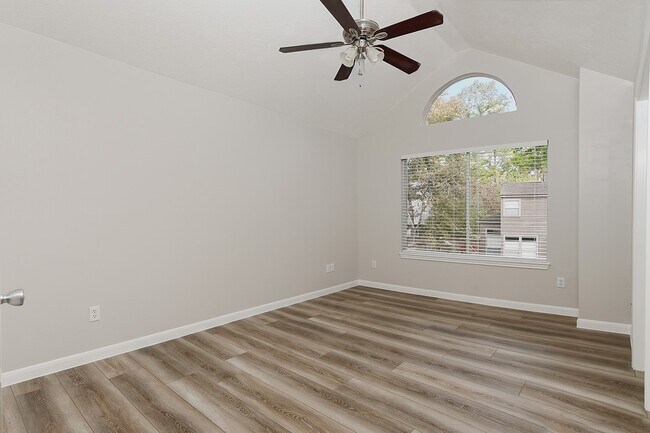 Building Photo - 31 N Rushwing Cir