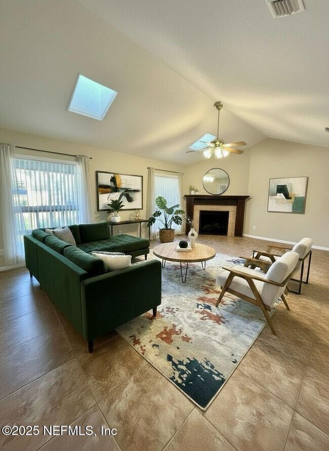 Building Photo - 3801 Crown Point Rd