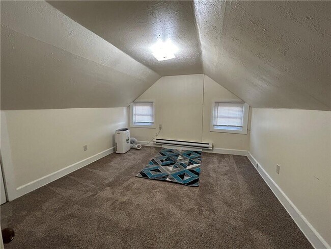 Building Photo - 44 Kress Ave