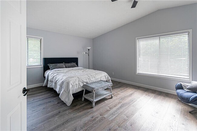 Building Photo - 986 Bramwell Ln