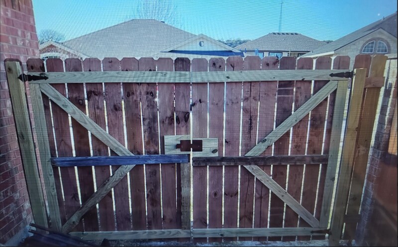 Building Photo - 1121 Dixon Cir