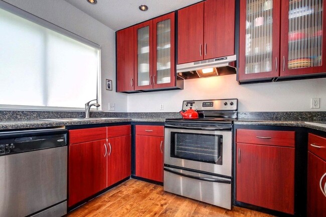 Building Photo - Bliss: Furnished 1BR Condo with Pool and P...