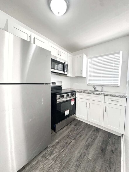 Building Photo - Miami Central