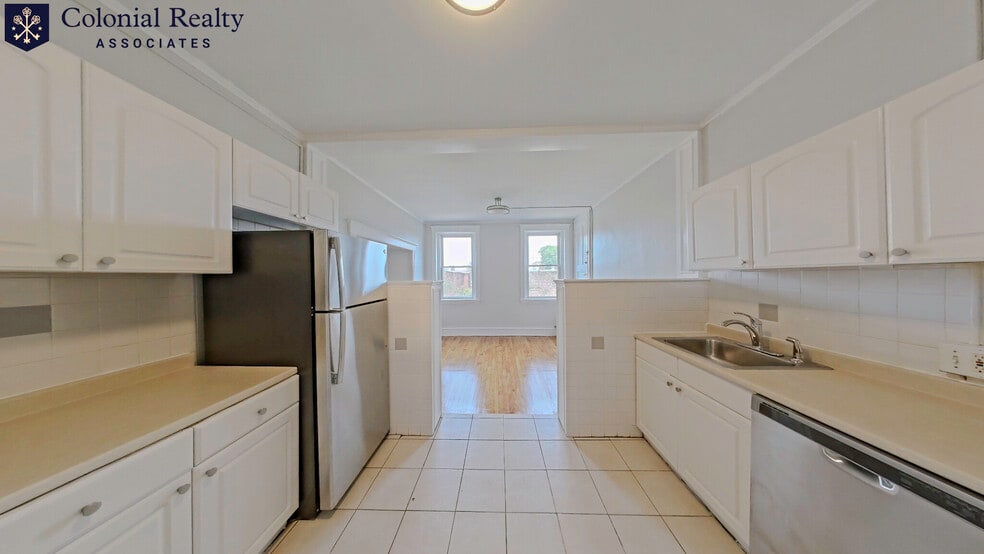 Building Photo - 330 St Paul St