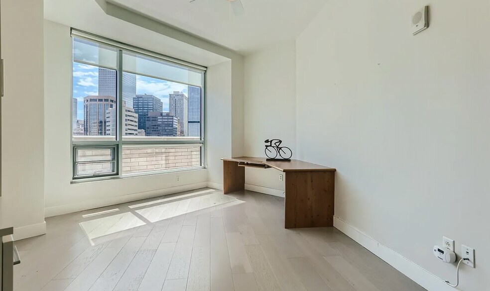 Building Photo - 2001 Lincoln St