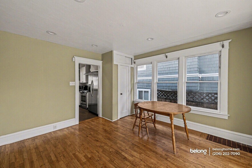 Building Photo - 4748 7th Ave NE