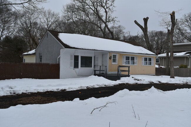 Building Photo - 393 Patton Ave