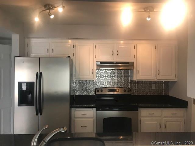 Galley Kitchen Stainless Steel - 183 Livingston Pl