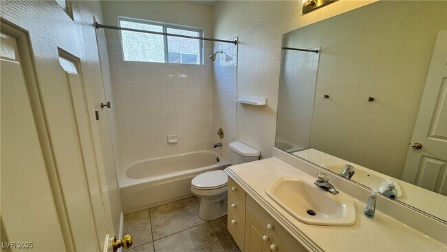 Building Photo - 2850 Cygnus St